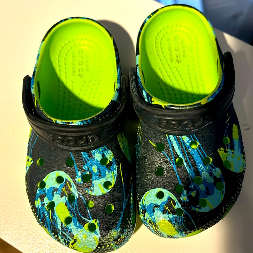 Crocs size 9C
